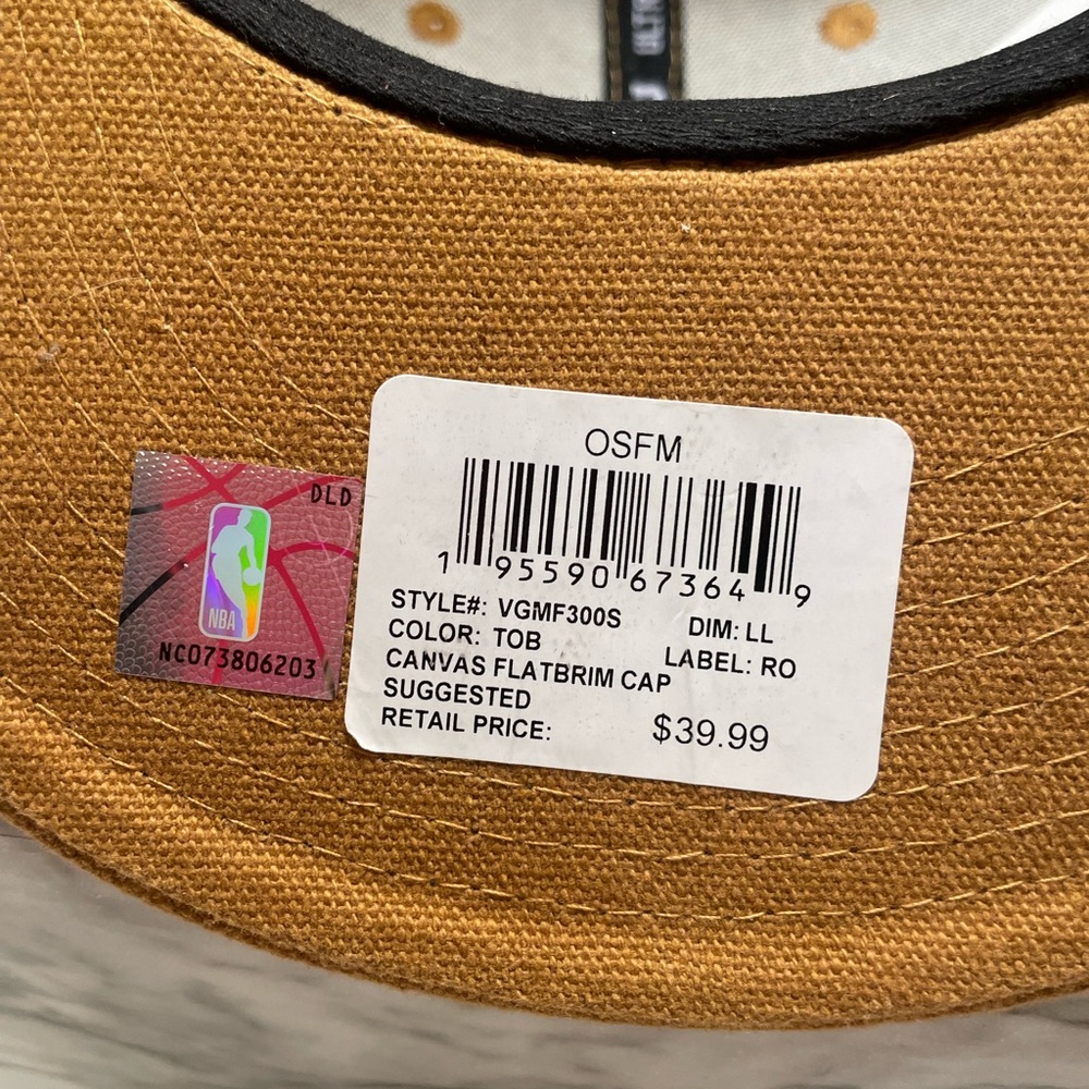 𝐋𝐀𝐊𝐄𝐑’𝐒 𝐒𝐍𝐀𝐏 𝐁𝐀𝐂𝐊 𝐇𝐀𝐓 - Picture 5 of 6